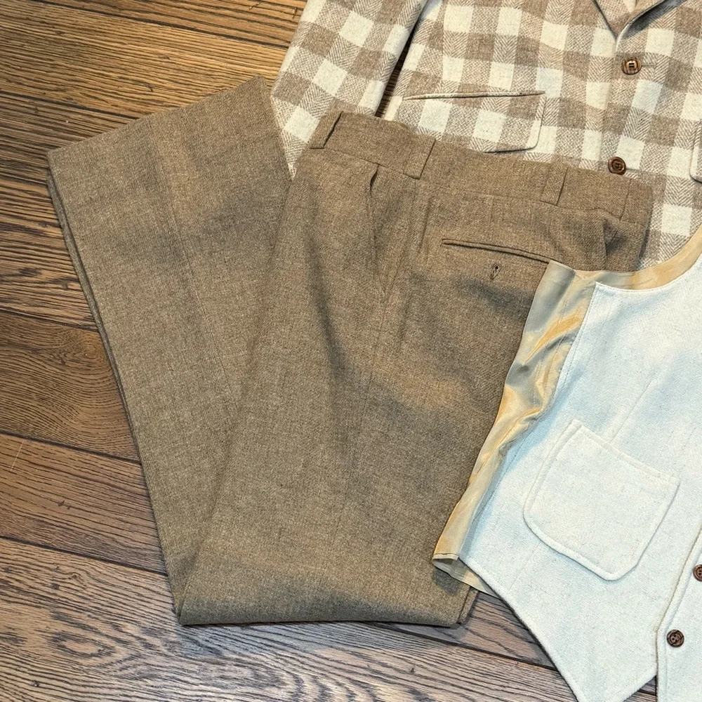Vintage Topman 3pc.‎ Tan & Cream Buffalo Plaid Wool Suit Size Medium-ish C35